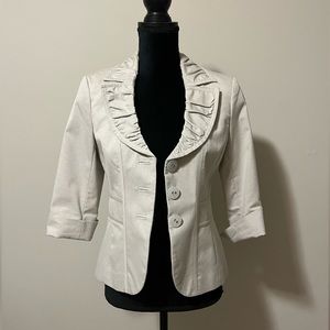 White House Black Market Fitted Cropped Ruched Grey Cream Collar Blazer 2